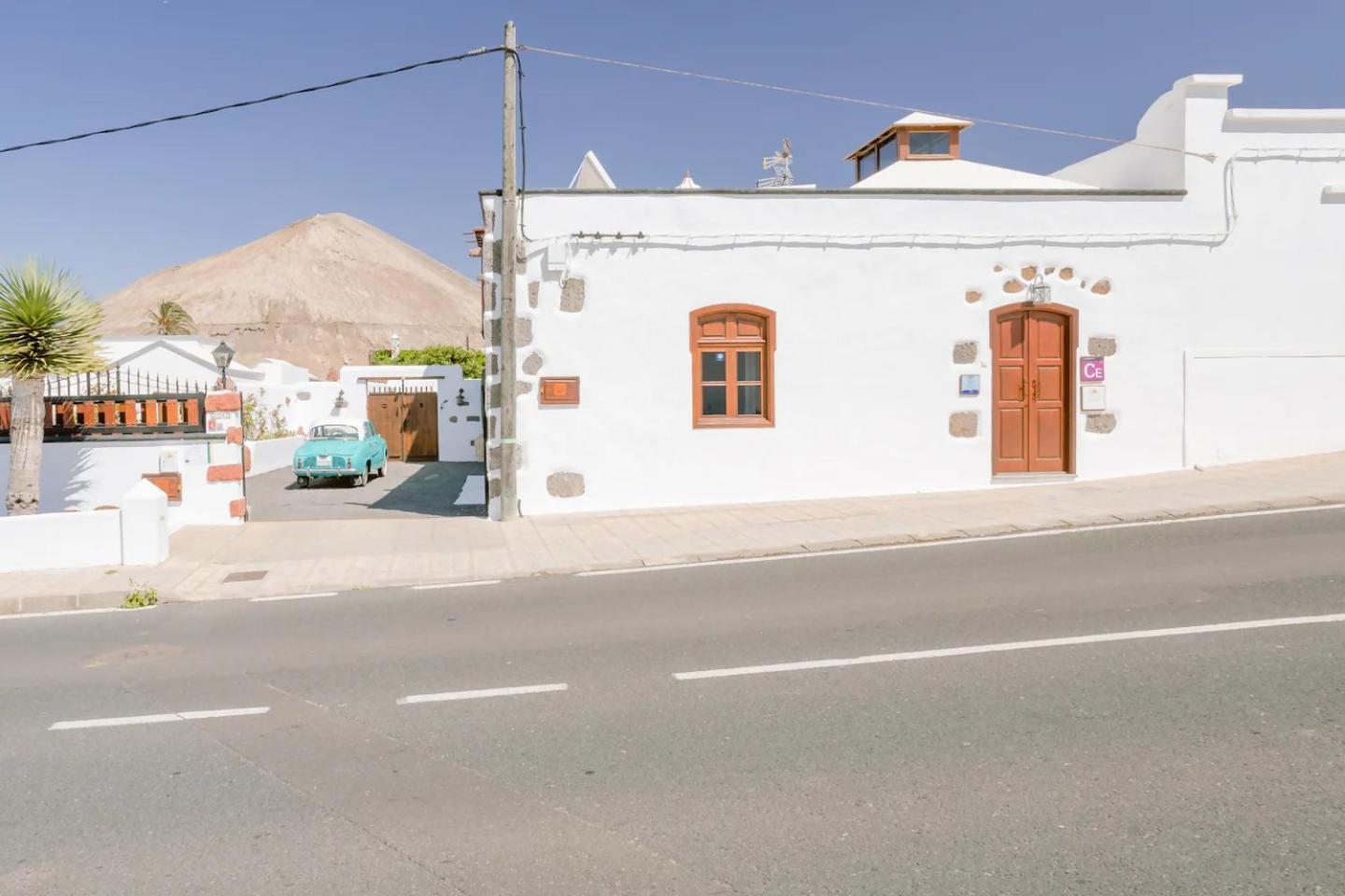 Casa Emblematica Garaday Lanzarote Guest House Tinajo Exterior photo