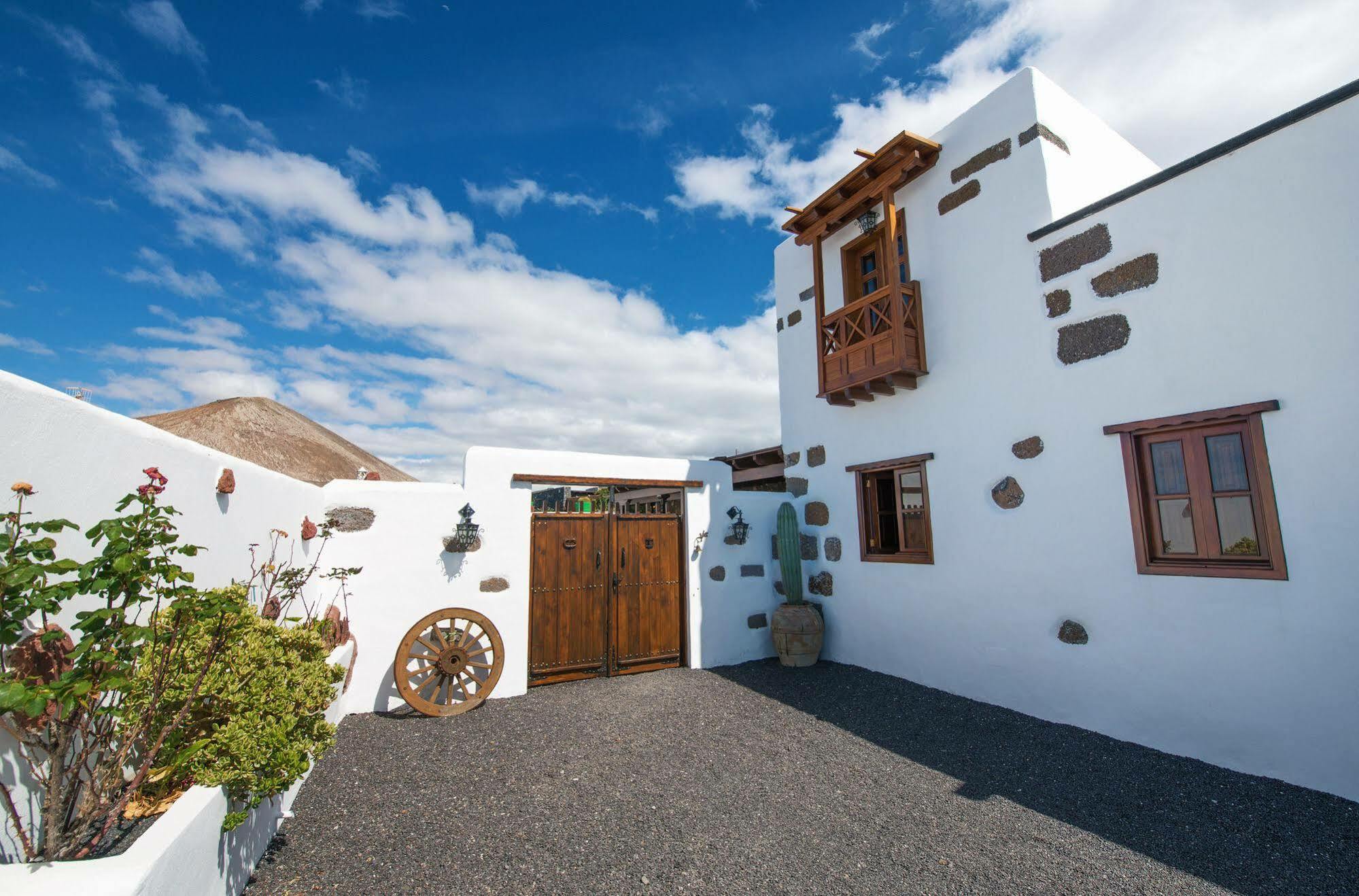 Casa Emblematica Garaday Lanzarote Guest House Tinajo Exterior photo